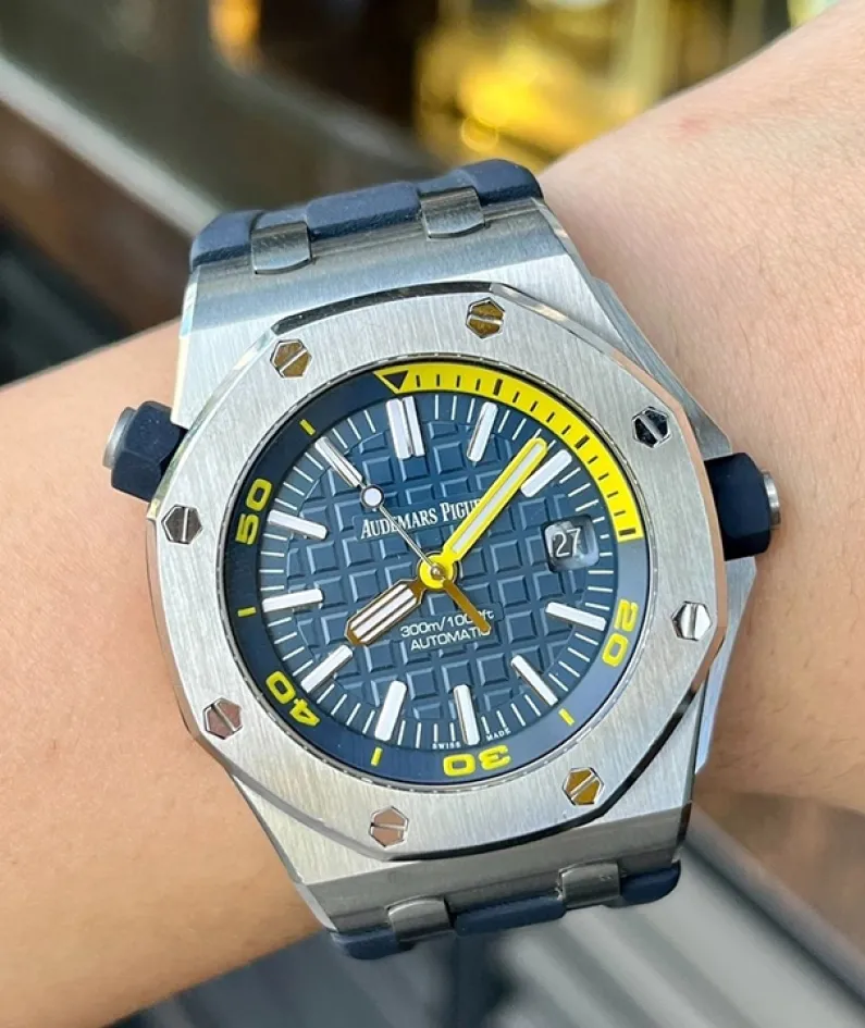 ROYAL OAK OFFSHORE DIVER SPECIAL EDITION Ref. 15710ST.OO.A027CA.01
