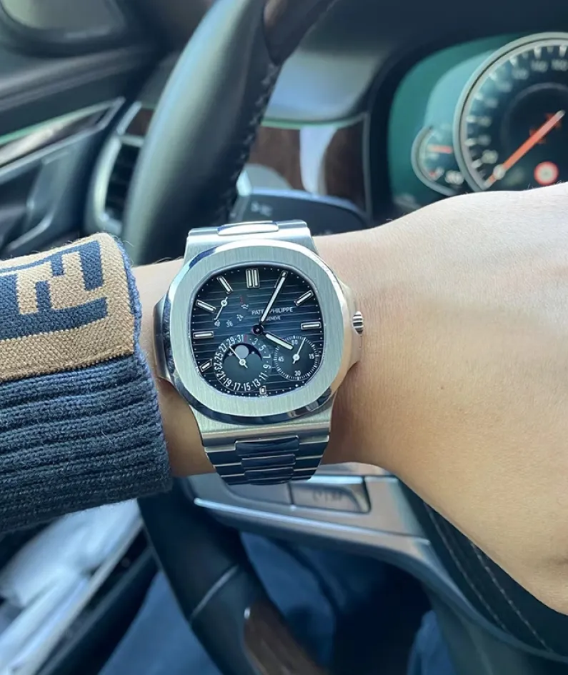 5712/1A PATEK PHILIPPE- NAUTILUS