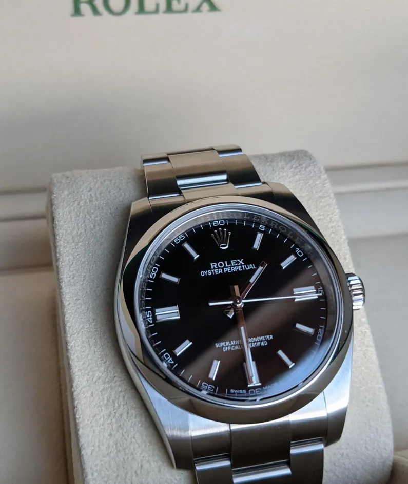 OYSTER PERPETUAL 124300 Series（Black dial）