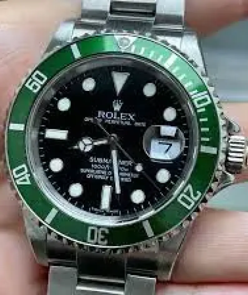 Rolex Submariner 16610LV-93250 black dial watch