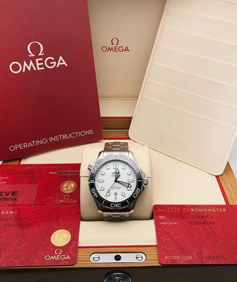 DIVER 300M CO‑AXIAL MASTER CHRONOMETER 42 MM-210.30.42.20.04.001