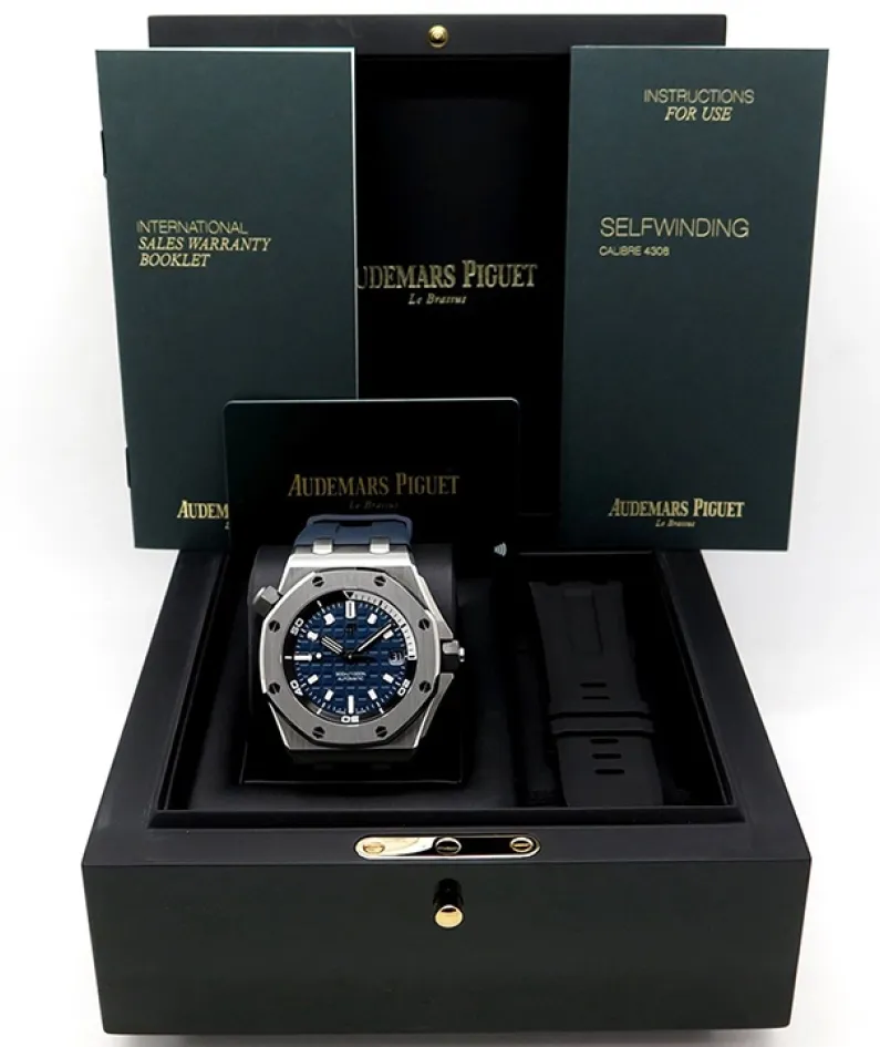 ROYAL OAK OFFSHORE DIVER Ref. 15720ST.OO.A027CA.01