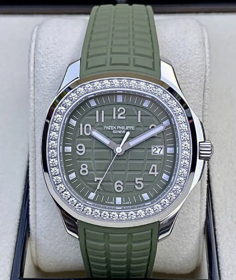 5267/200A-011-Patek Philippe AQUANAUT