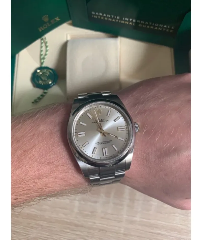 OYSTER PERPETUAL 124300 Series(Champagne gold)