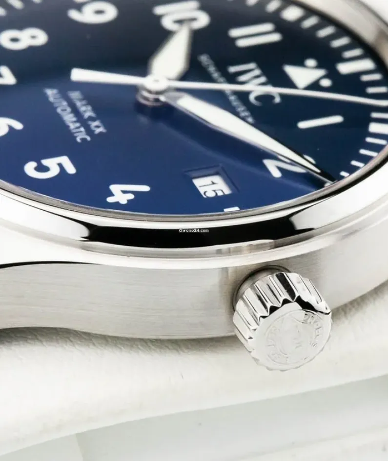 IWC pilot series IW328204 watch