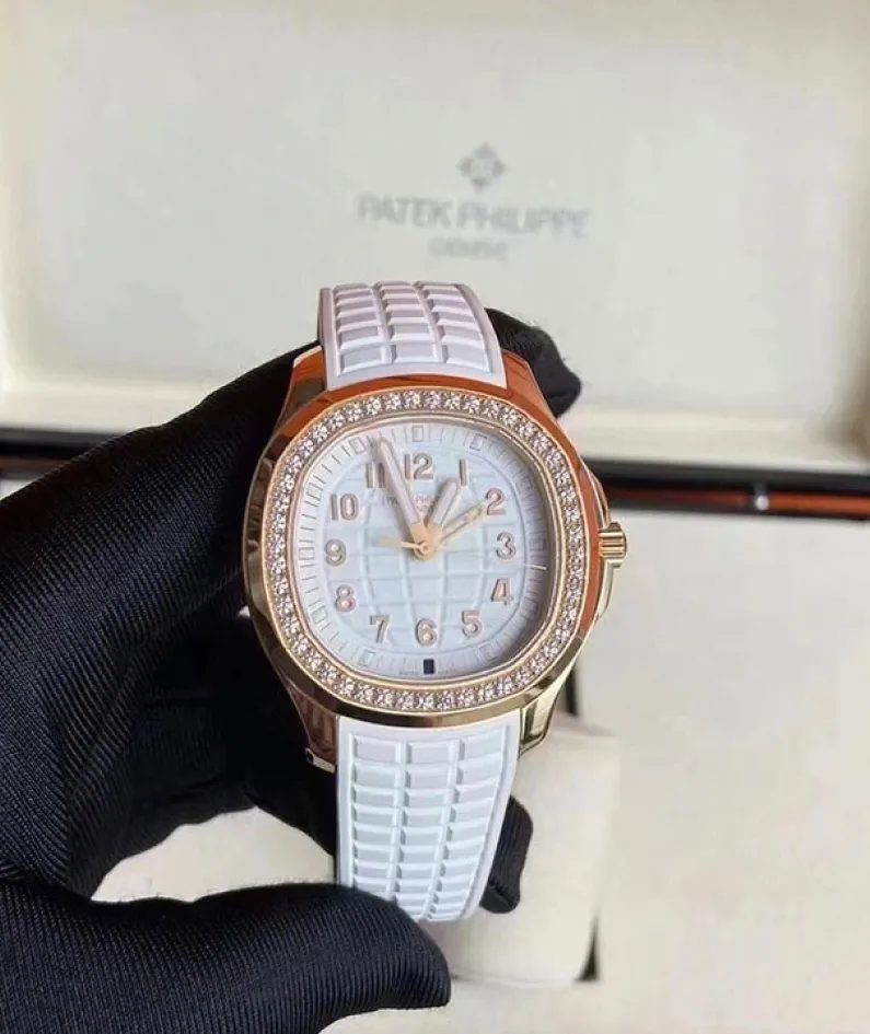5269/200R-001-Patek Philippe AQUANAUT-women