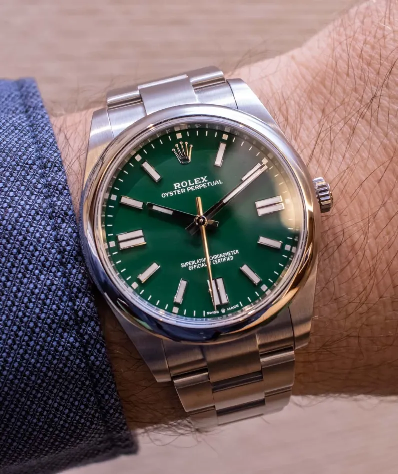 OYSTER PERPETUAL 124300 Series（green dial）