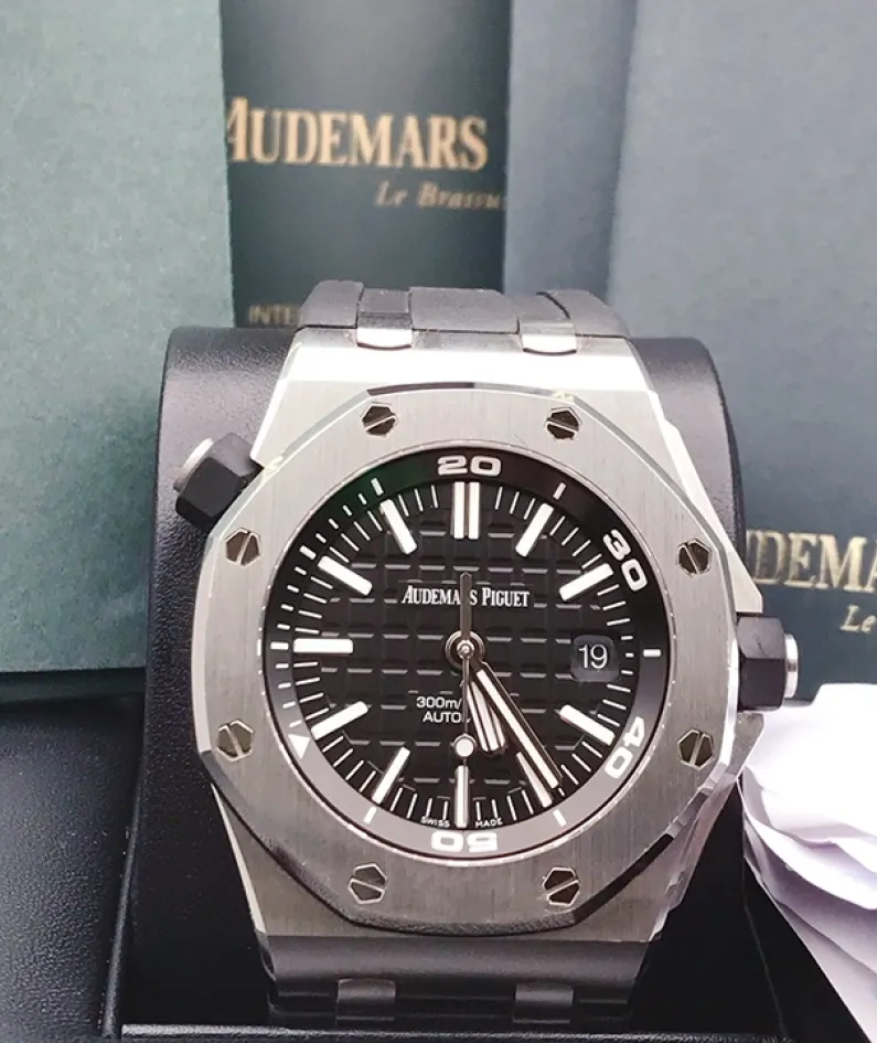ROYAL OAK OFFSHORE DIVER Ref. 15710ST.OO.A002CA.01