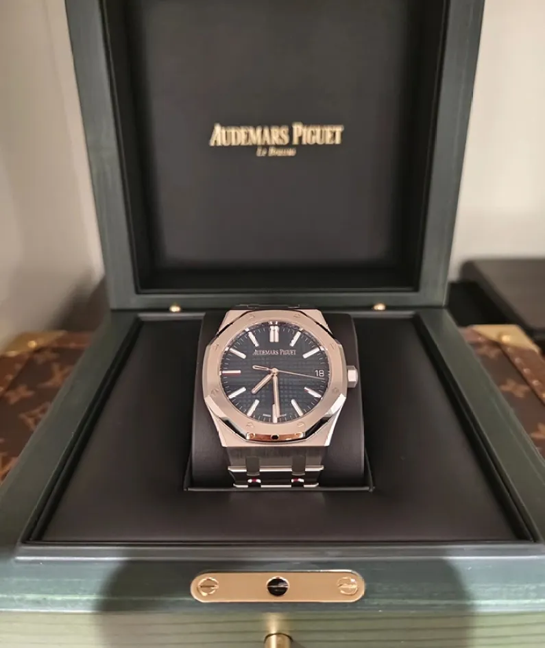 ROYAL OAK SERIES AUTOMATIC WINDING WATCH Ref. 15510ST.OO.1320ST.01