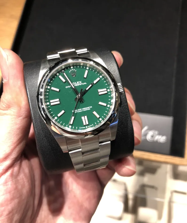 OYSTER PERPETUAL 124300 Series（green dial）