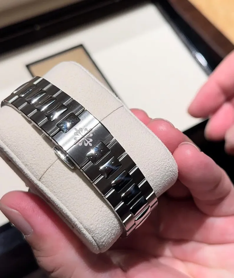 5990/1A-001 - Patek Philippe NAUTILUS