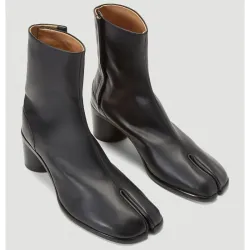 Maison Margiela Tabi Boots in Black