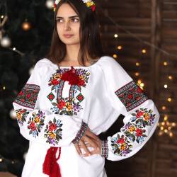 Romanian embroidered blouse for women Ukrainian ethnic vyshivanka with roses White slavic wedding costume Folk Easter gift